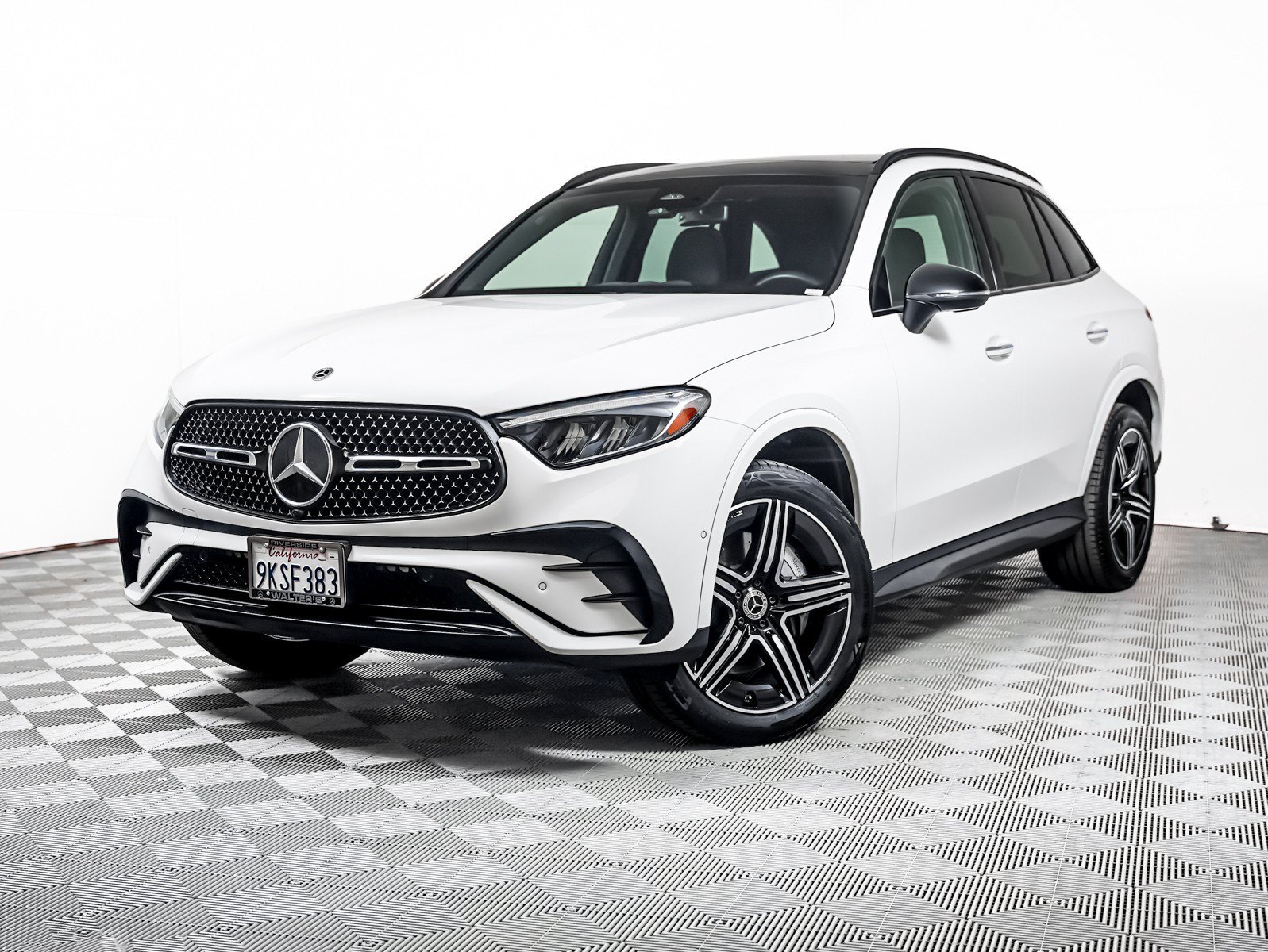 Certified Used 2024 Polar White Mercedes-Benz GLC 300 image 1