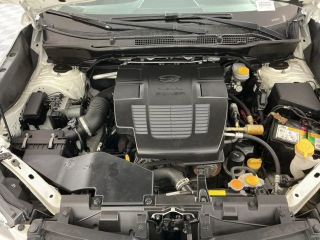 Used 2019 Crystal White Pearl Subaru Limited image 31