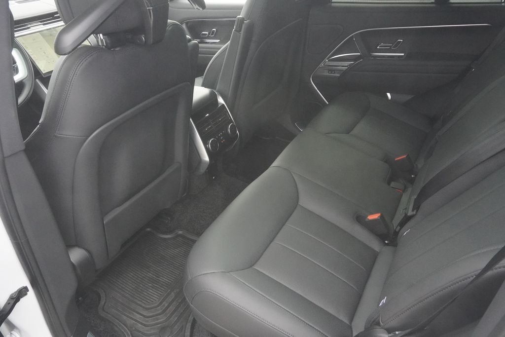 New 2026 Fuji White Land Rover SE image 29