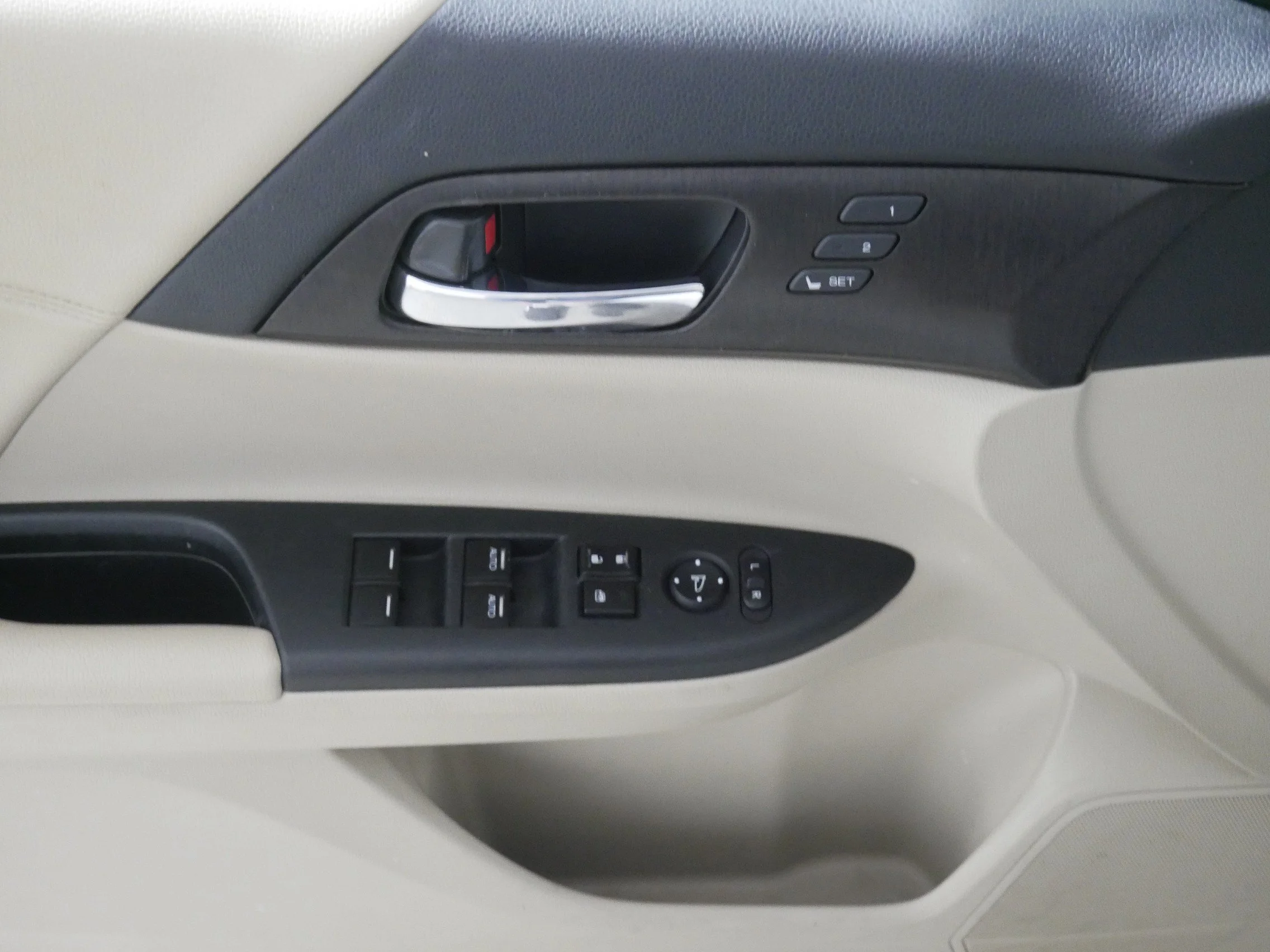Used 2014 White Orchid Pearl Honda EX-L image 19