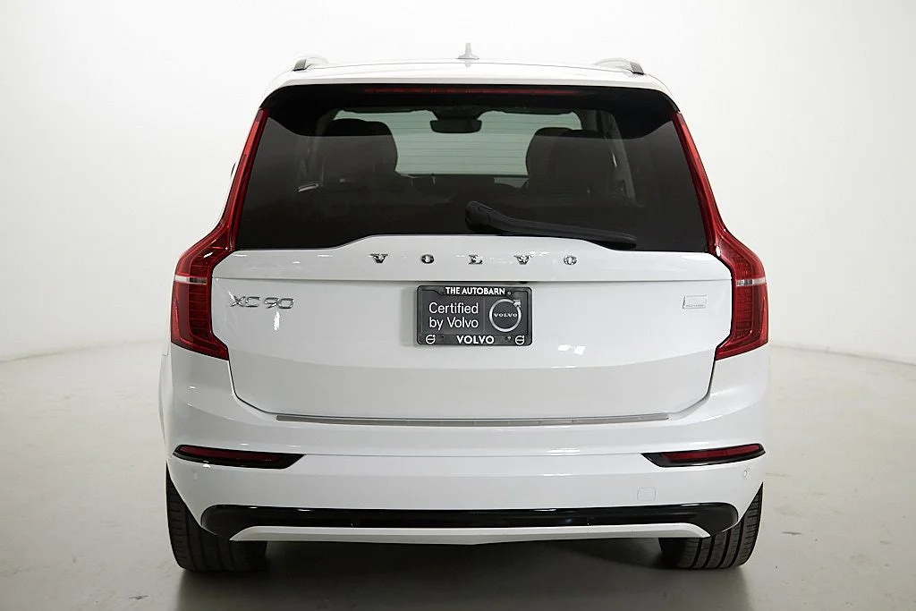 New 2023 Crystal White Volvo Plus image 8