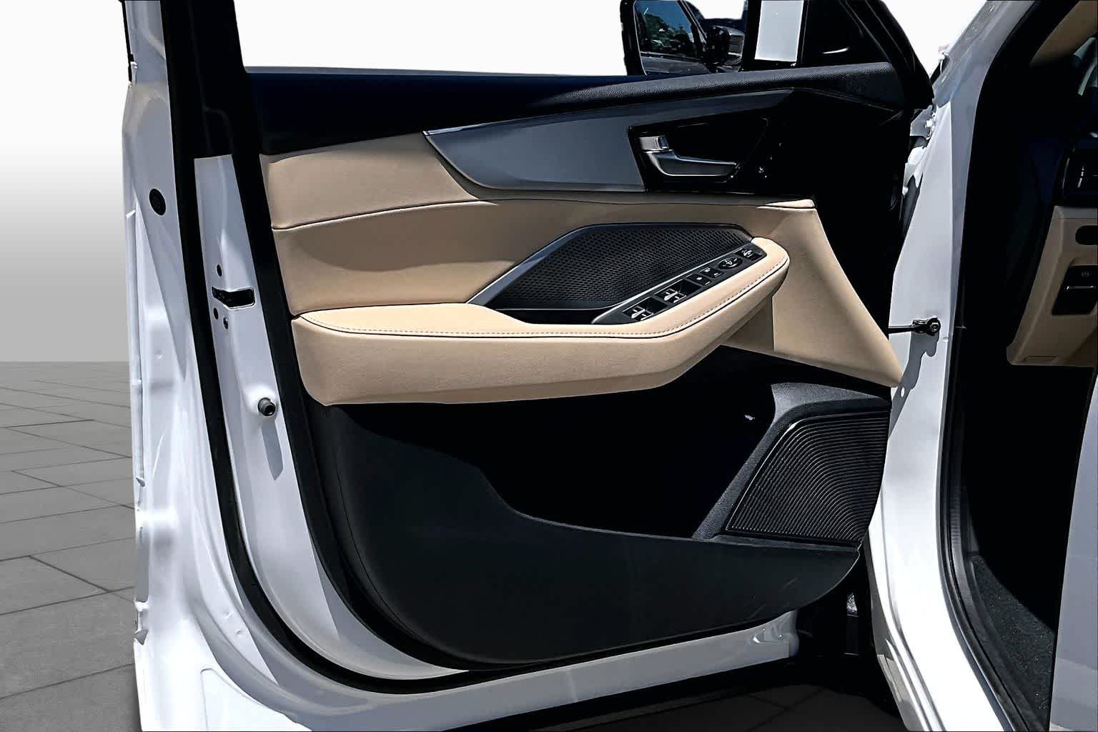 New 2026 Platinum White Pearl Acura  image 10