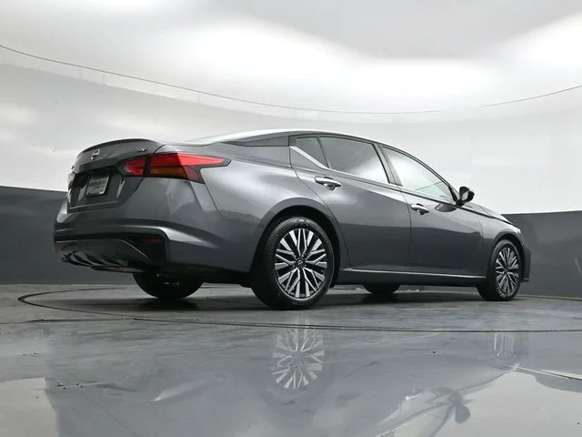 Used 2024 Gun Metallic Nissan 2.5 SV image 33