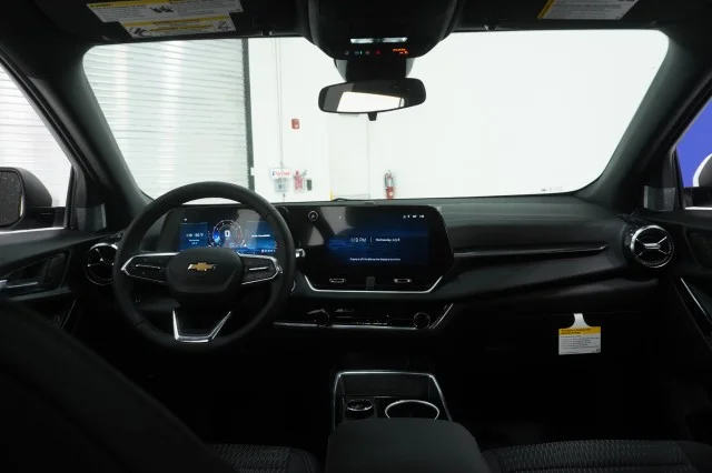 New 2027 Summit White Chevrolet LT image 20