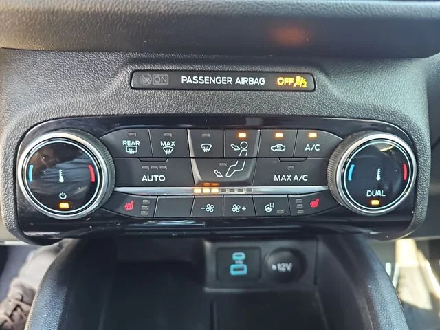 Used 2022 Blue Ford SEL image 25