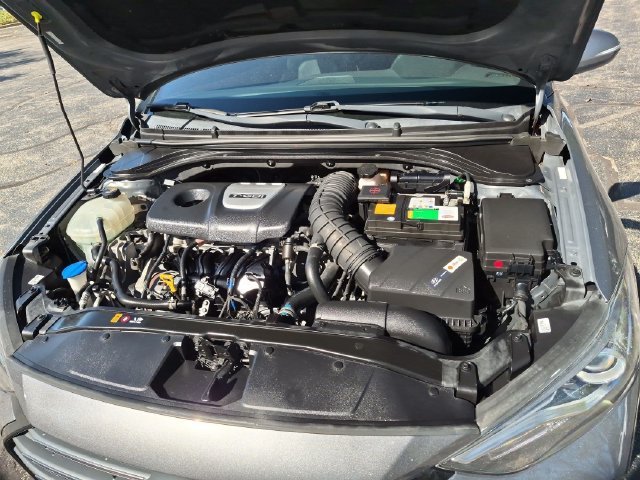 Used 2018 Gray Hyundai Sport image 33