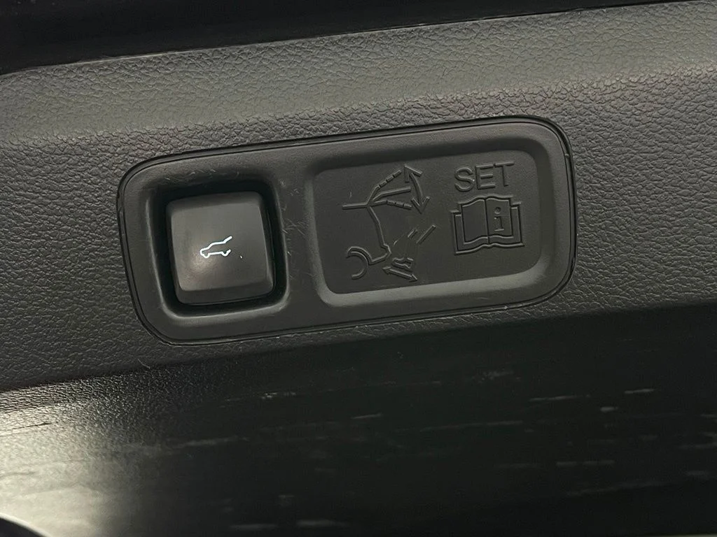 Used 2020 Black Ford Limited image 14