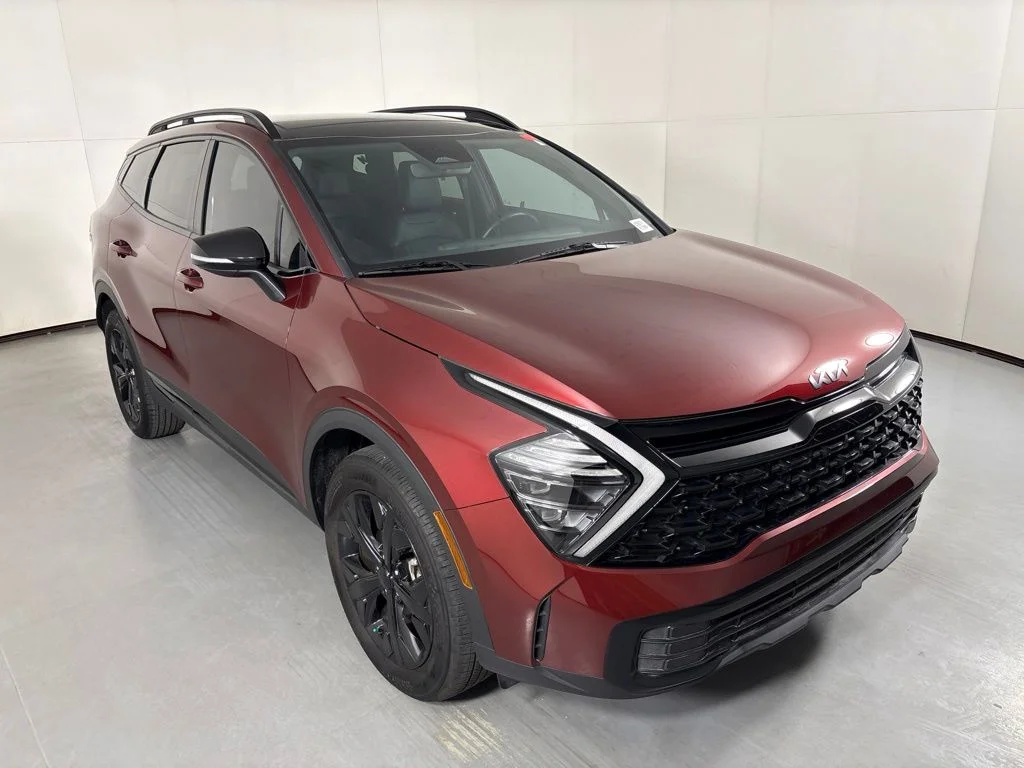 Used 2025 Red Kia X-Line image 2
