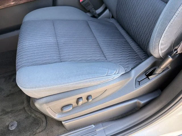 Used 2015 Silver GMC SLE image 19