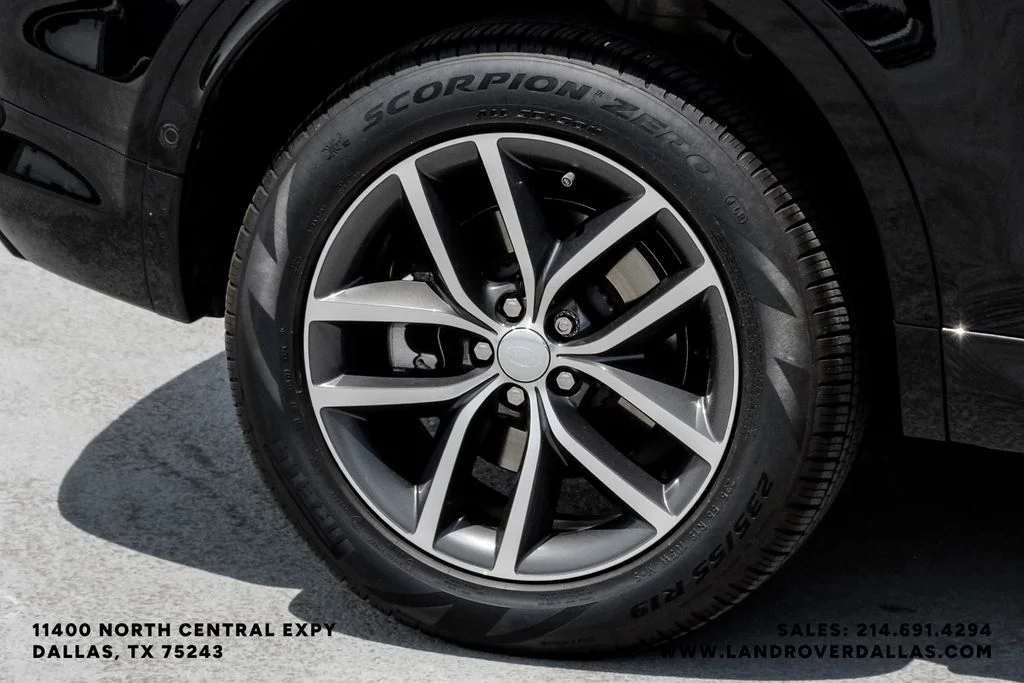 Used 2025 Black Land Rover S image 56
