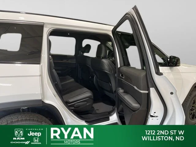 New 2026 White/off-white Jeep Laredo image 42