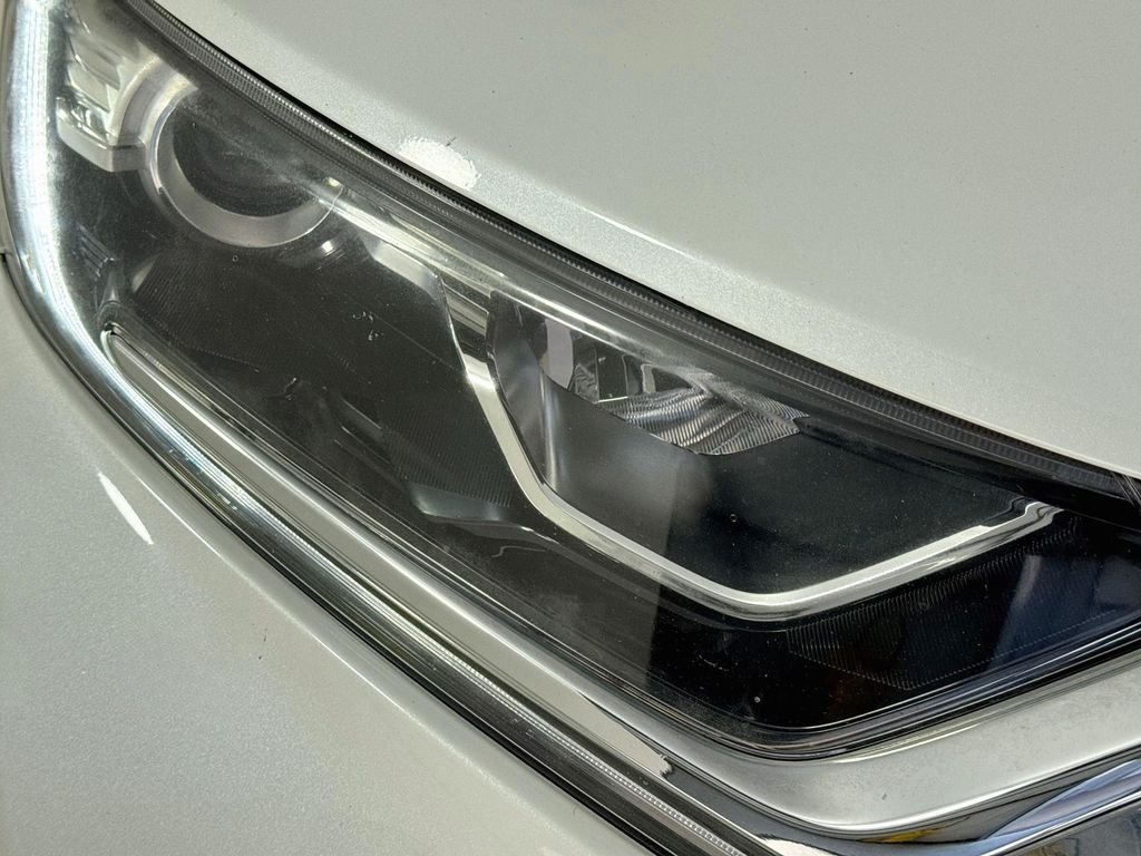 Used 2019 White Honda EX-L image 39