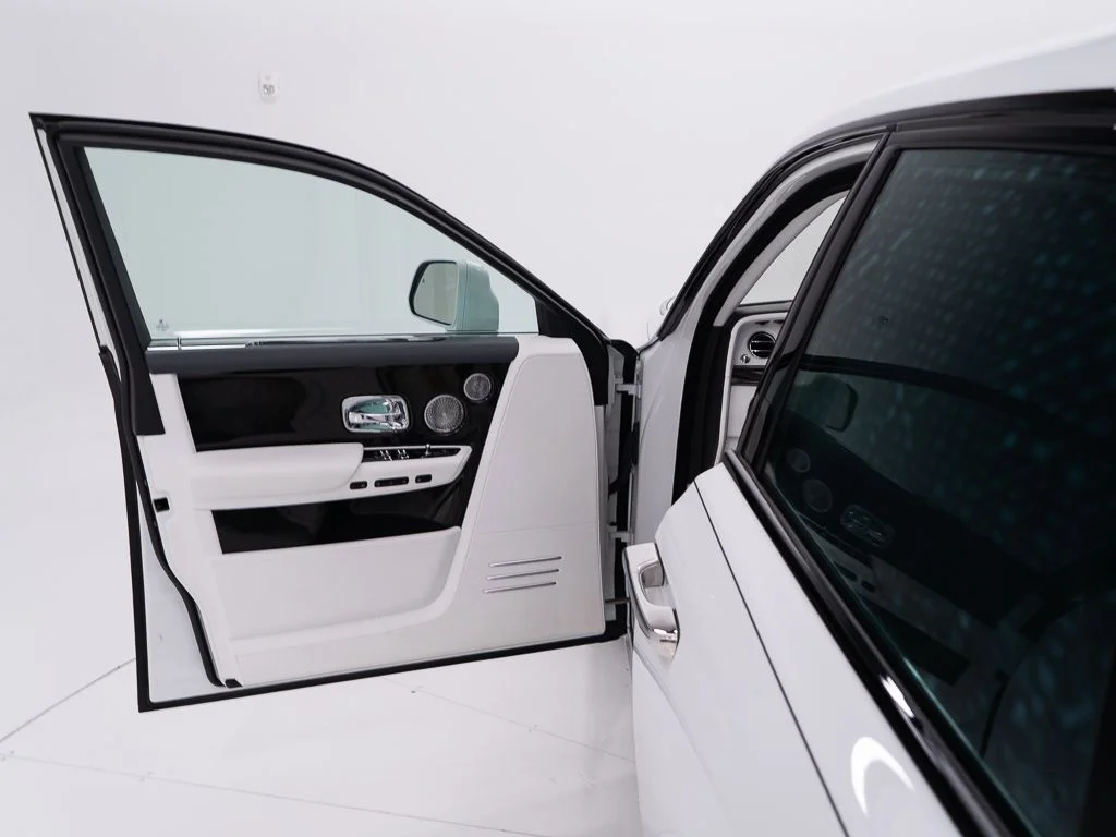 Certified Used 2023 Bespoke Crystal over Arctic White Rolls-Royce  image 11