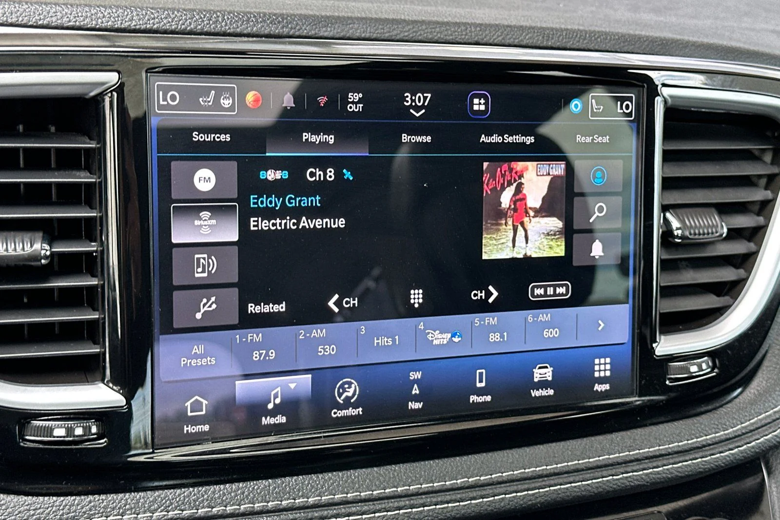 Used 2023 White Chrysler Limited image 20