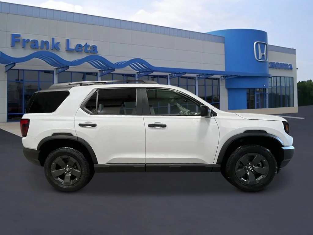 New 2026 Platinum White Pearl Honda RTL image 7