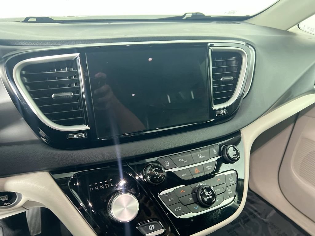 Used 2023 Gray Chrysler Touring L image 25
