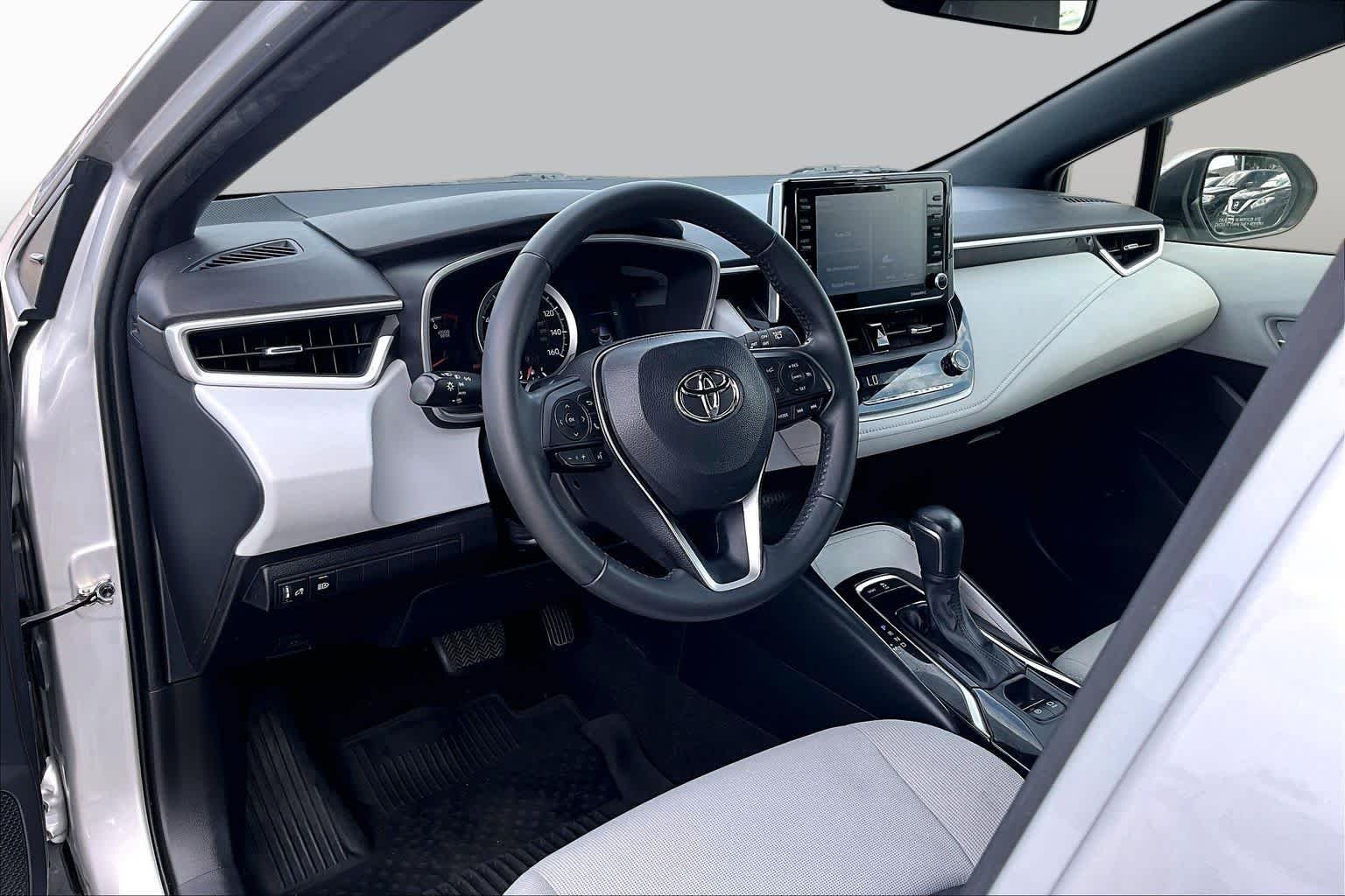Used 2022 Classic Silver Metallic Toyota SE image 18