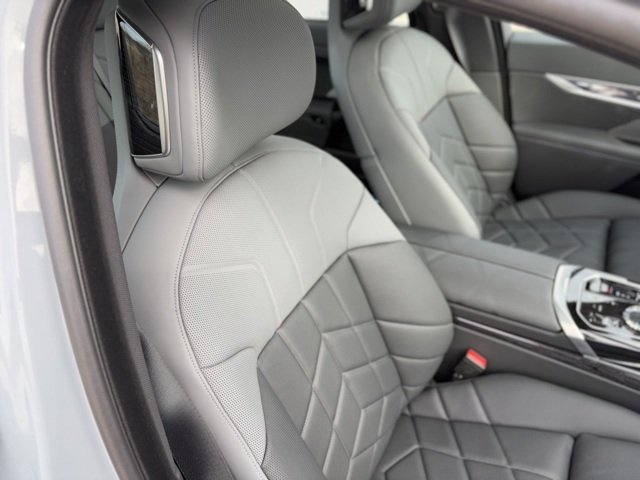 New 2025 Brooklyn Grey Metallic BMW 750e xDrive image 20