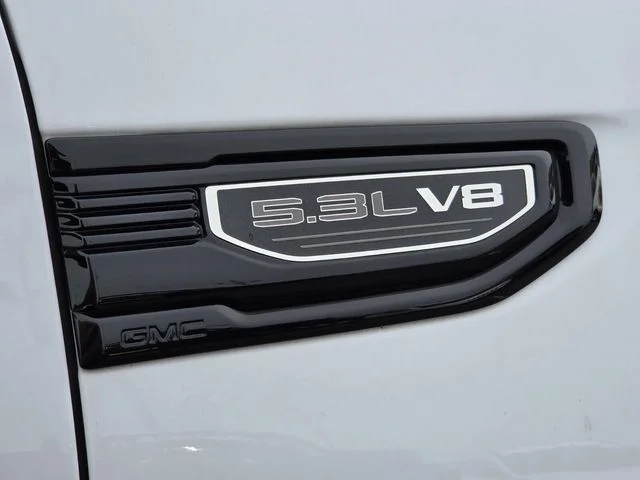 Used 2024 White GMC Elevation image 10