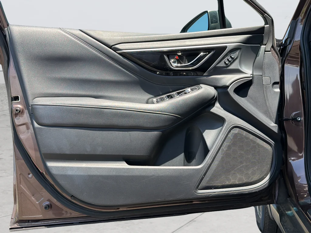 2021 Subaru Outback Limited - Photo 11