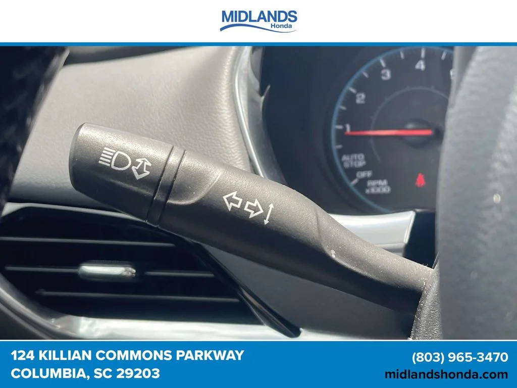 Used 2020 Pearl Chevrolet LT image 24