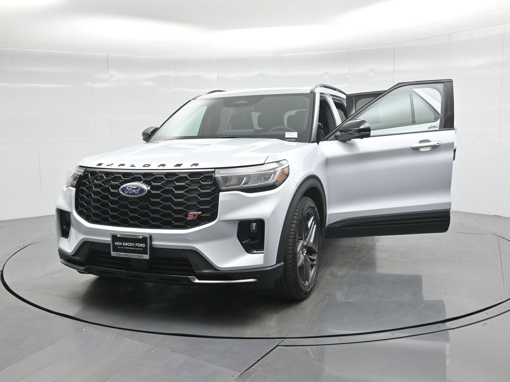 New 2026 Space White Metallic Ford ST image 29