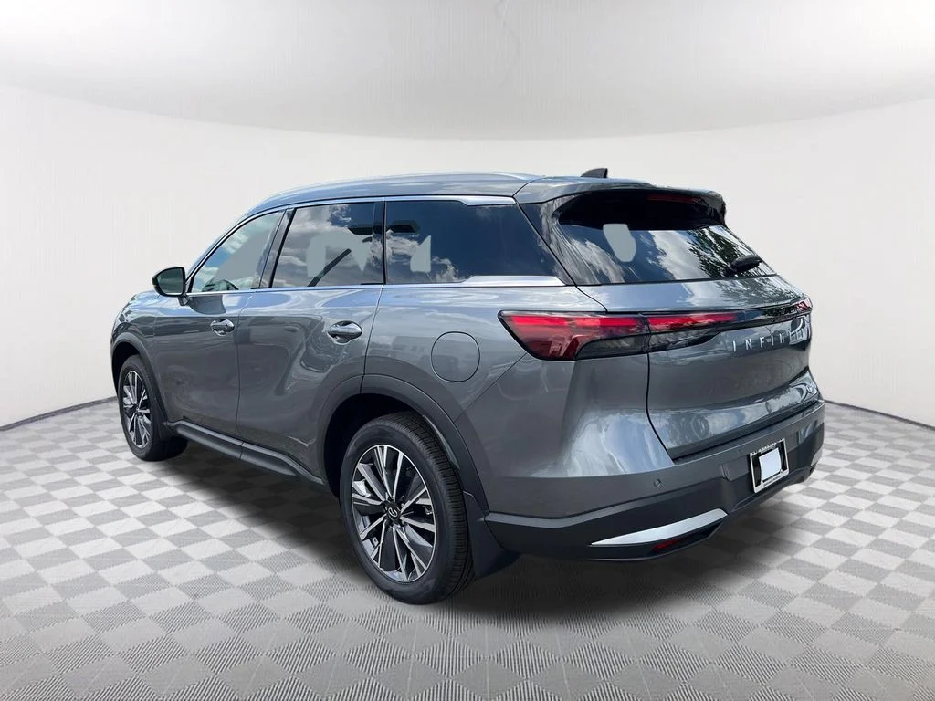New 2027 GRAPHITE SHADOW INFINITI Luxe FWD image 7