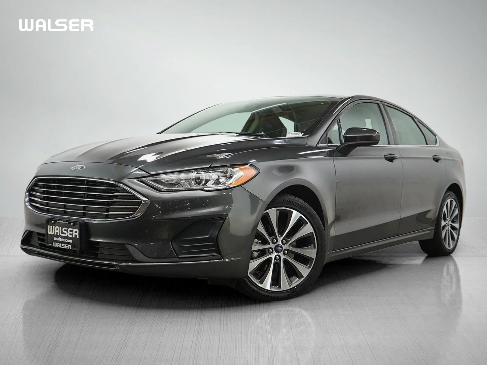 Used 2020 Magnetic Ford SE image 1