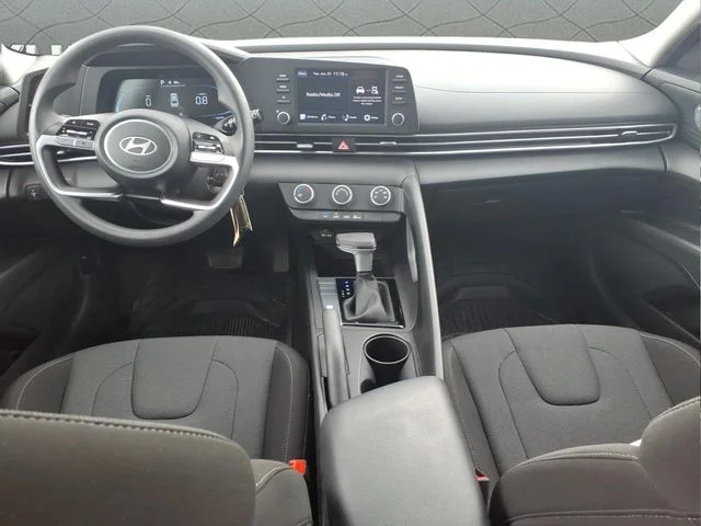 Used 2024 Black Hyundai SE image 15