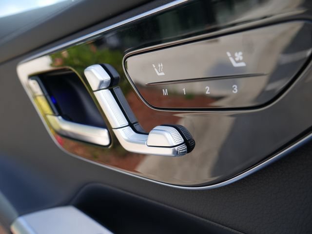 New 2026 Black Mercedes-Benz GLC 300 image 38