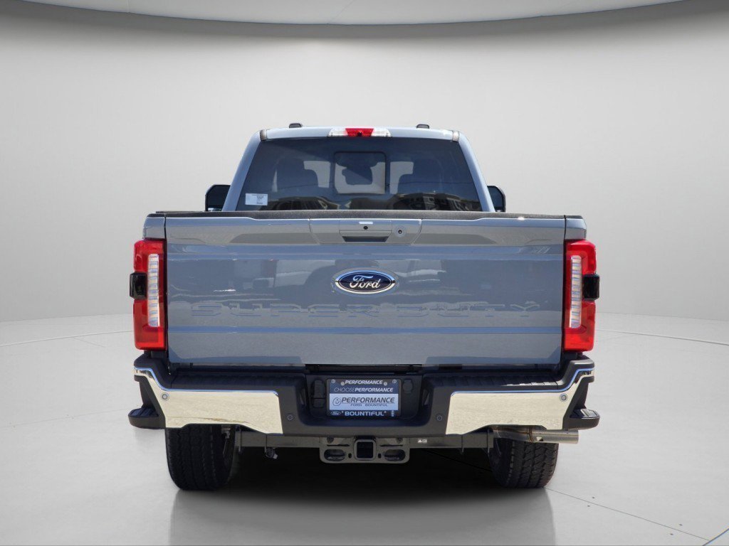 New 2026 Glacier Gray Metallic Tri-Coat Ford F-350® Lariat® image 23