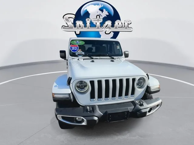 Used 2021 White Jeep Unlimited Sahara image 3