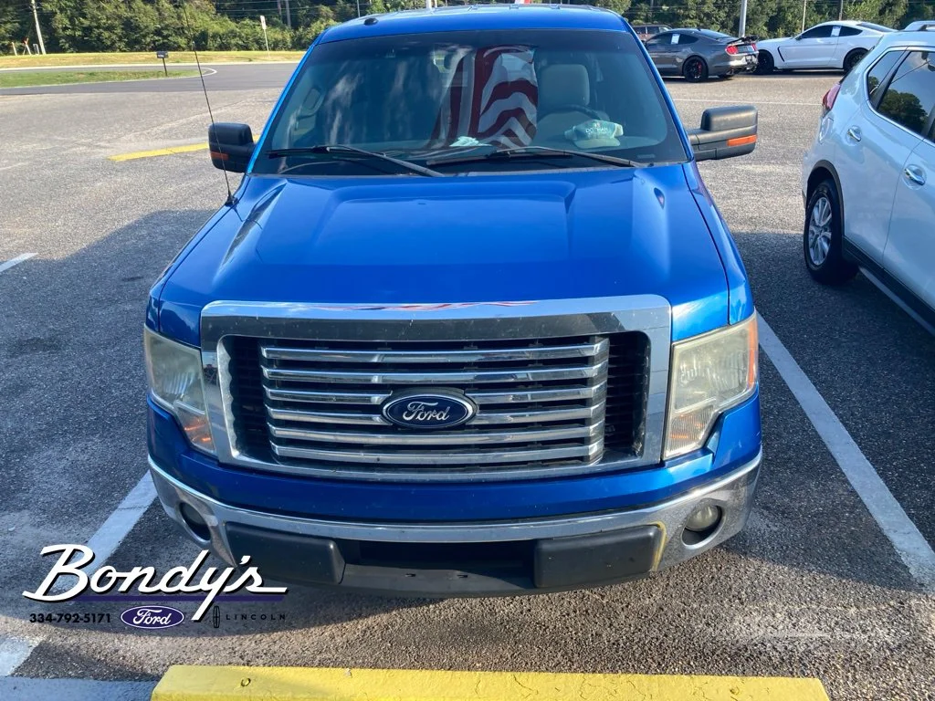 Used 2012 Blue Flame Metallic Ford XLT image 2