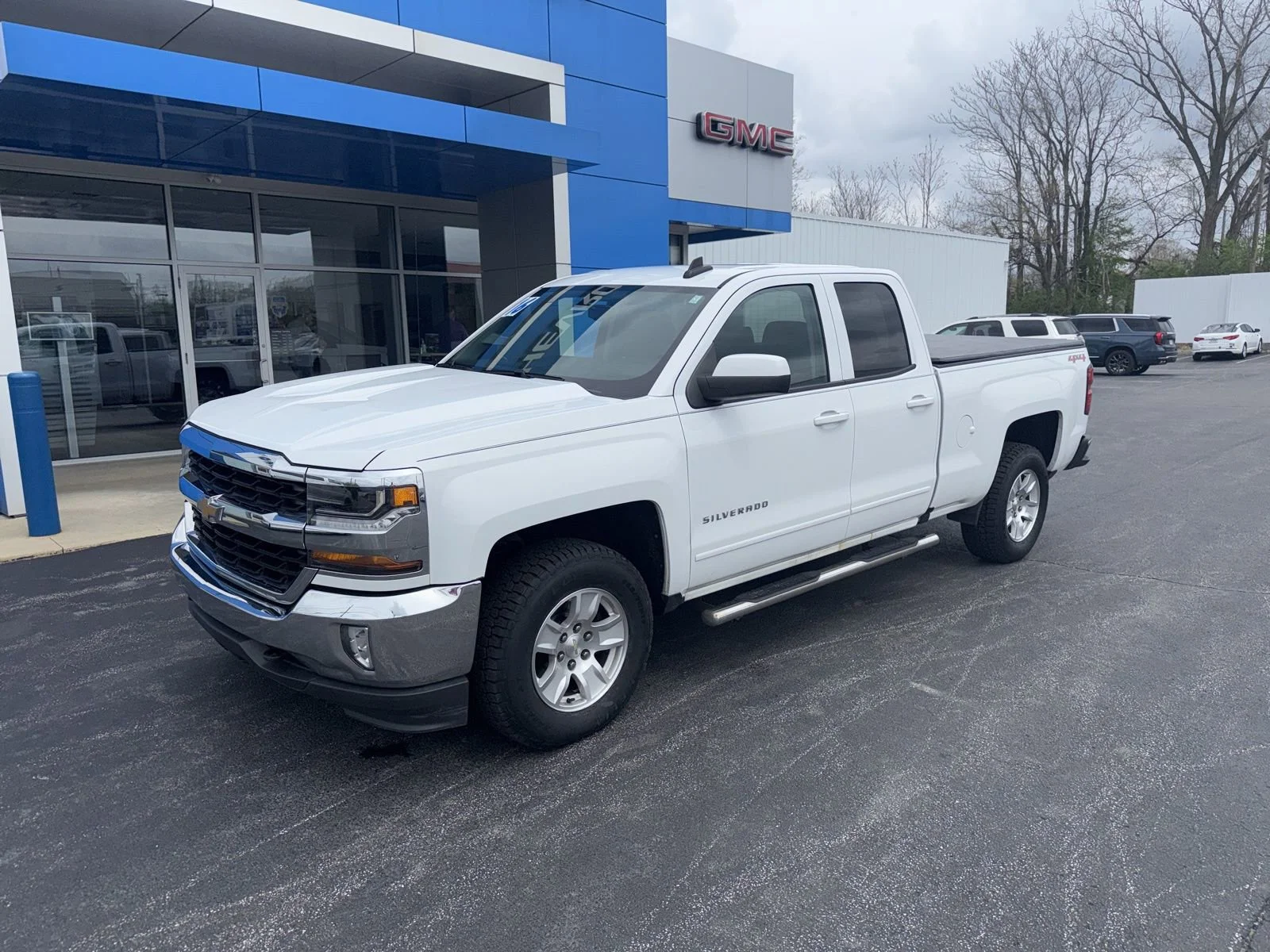 Used 2016 Chevrolet Silverado 1500 LT with VIN 1GCVKREC5GZ402478 for sale in Wabash, IN