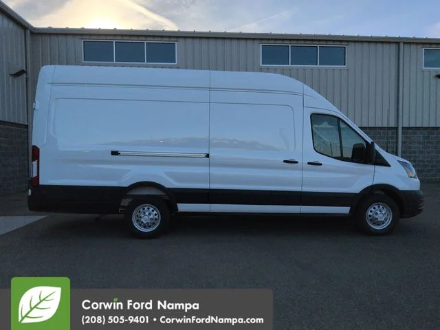 New 2026 Oxford White Ford Base image 2