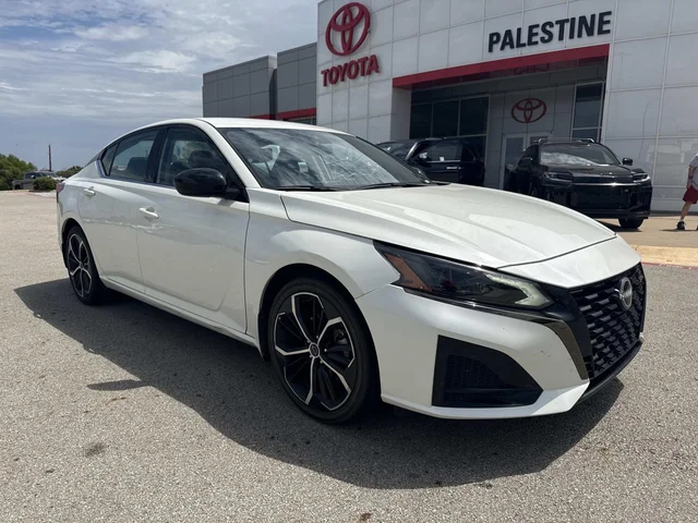 Pre-Owned 2025 Nissan Altima SR FWD