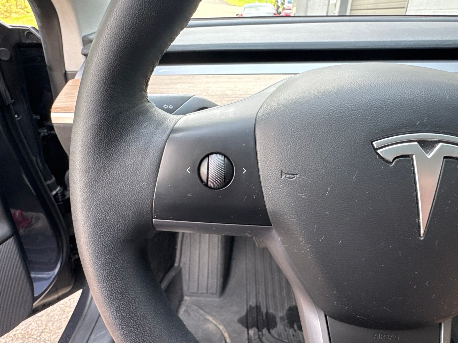 Used 2023  Tesla Base image 19