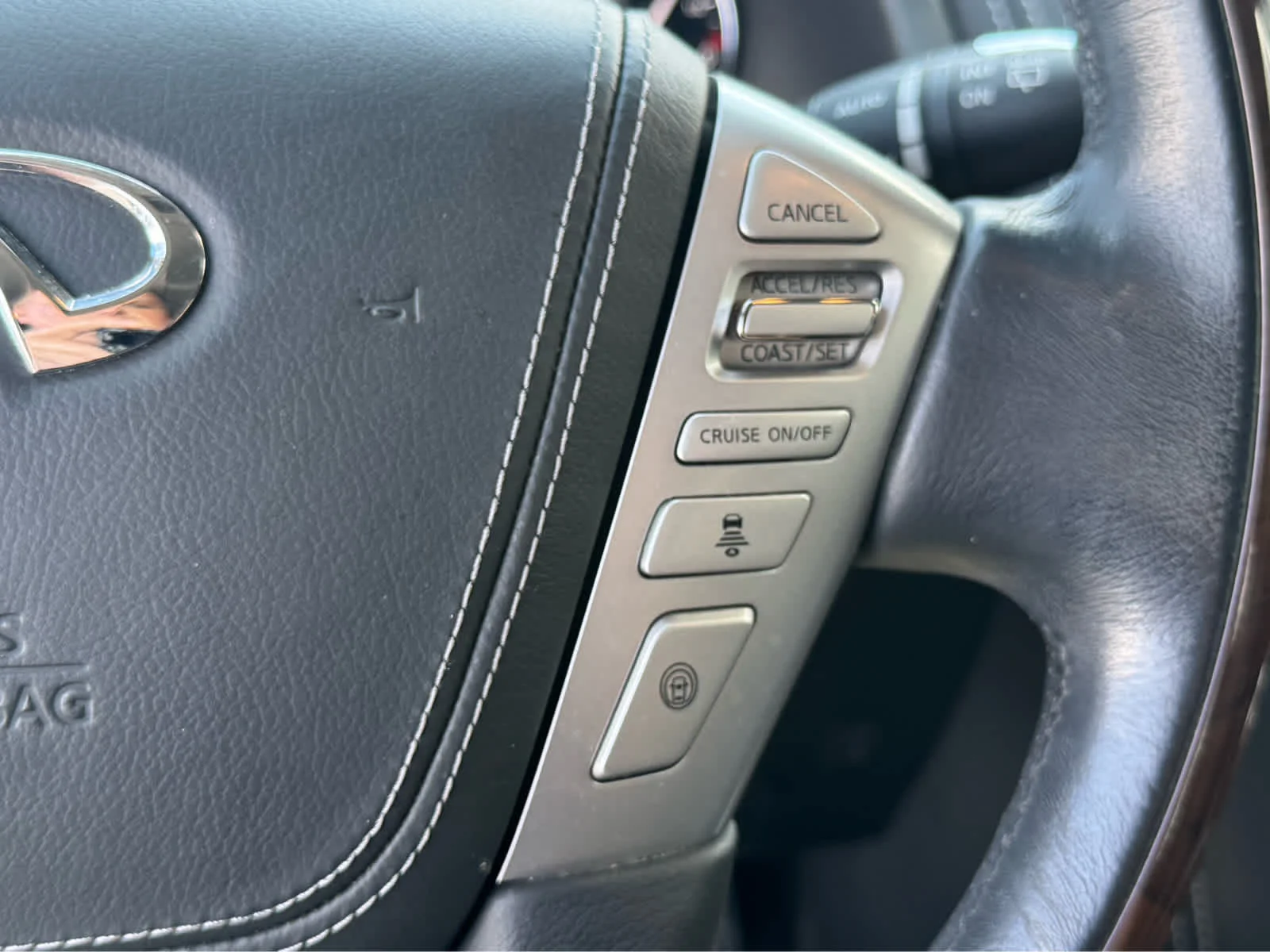 Certified Used 2018 Mocha Almond INFINITI  image 25
