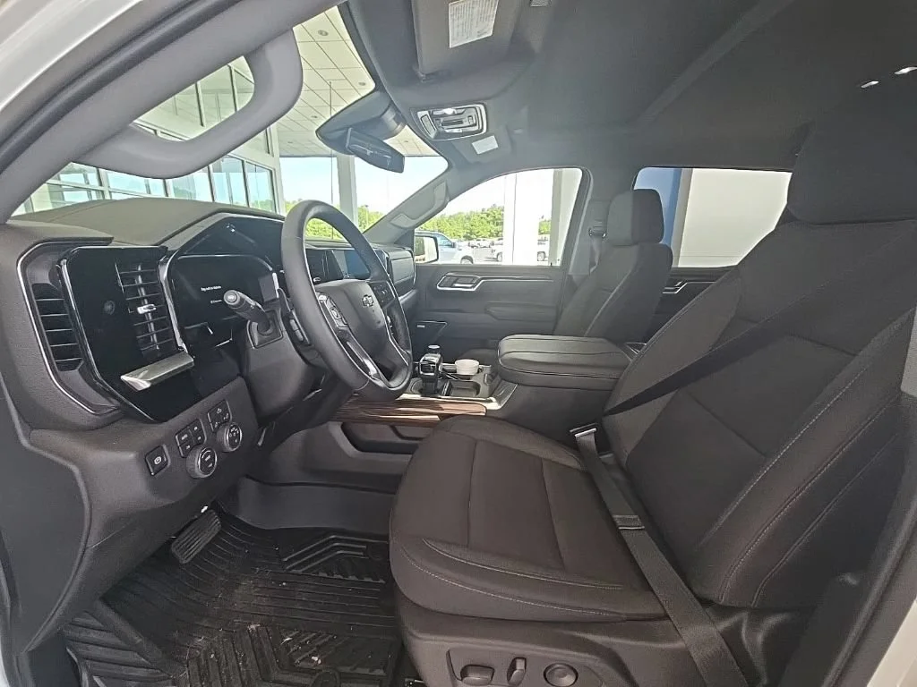 Used 2026 Summit White Chevrolet RST image 3