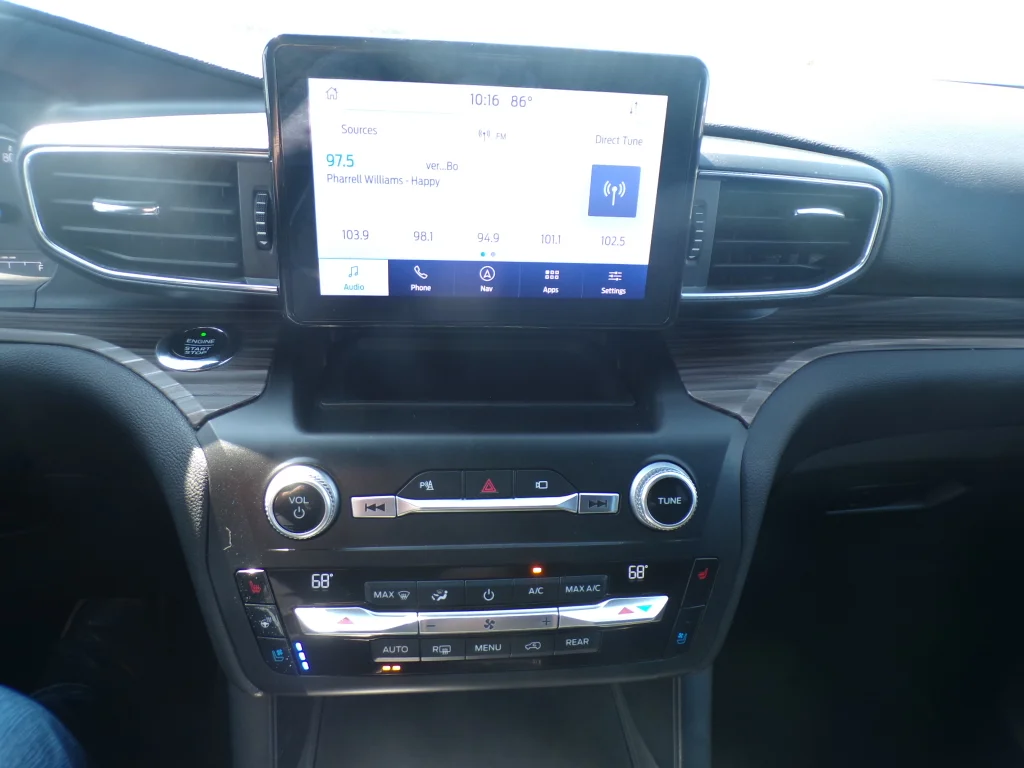 Used 2020 Agate Black Metallic Ford Limited image 24