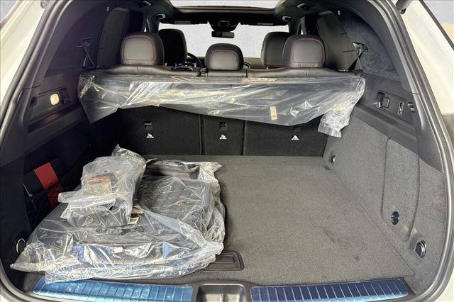 New 2026 MANUFAKTUR Moonlight White Metallic Mercedes-Benz AMG® GLE 63 S image 54