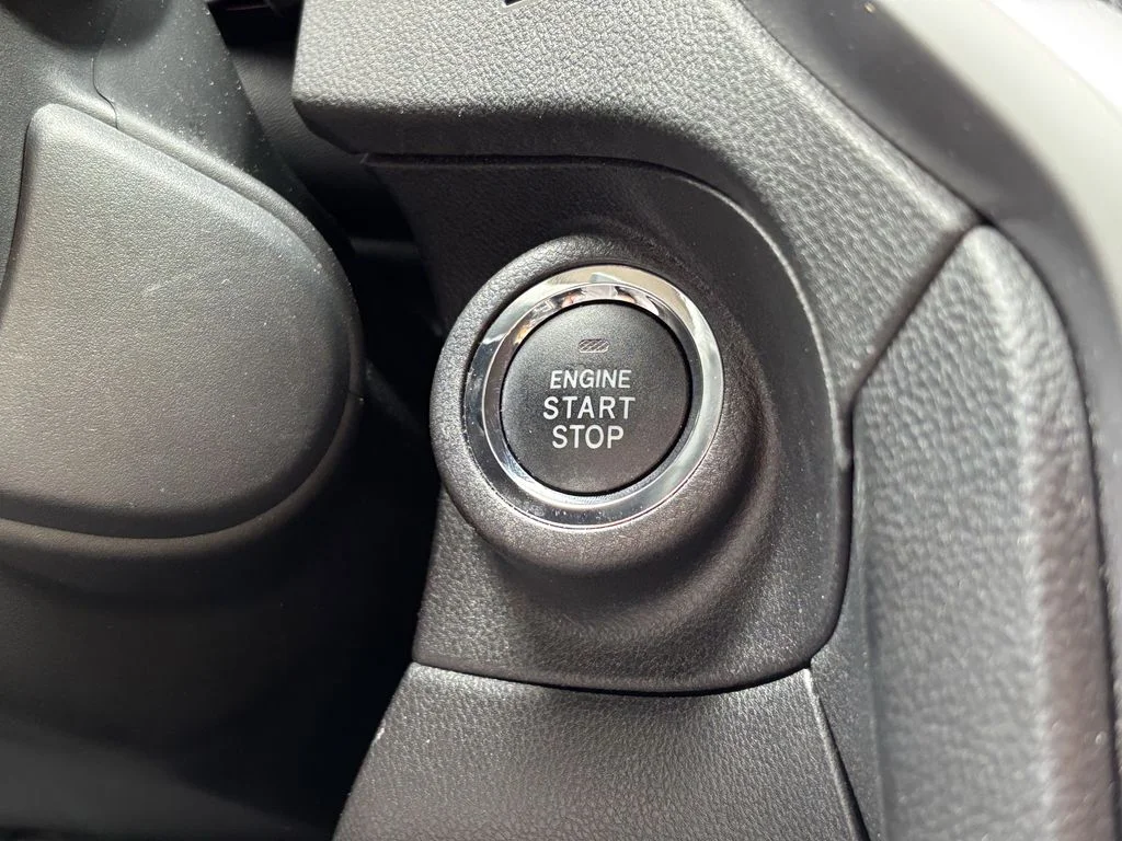 Used 2022 White Subaru Touring image 30