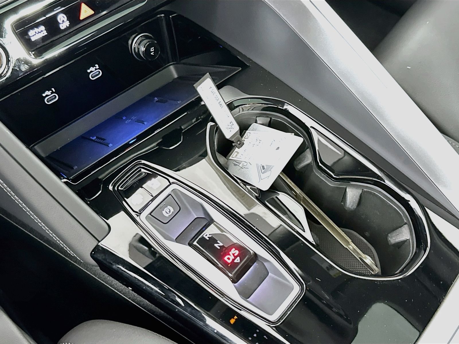 Used 2025 Gray Metallic Audi 2.0T Premium Plus Adaptive Cruise Vented Seats image 14