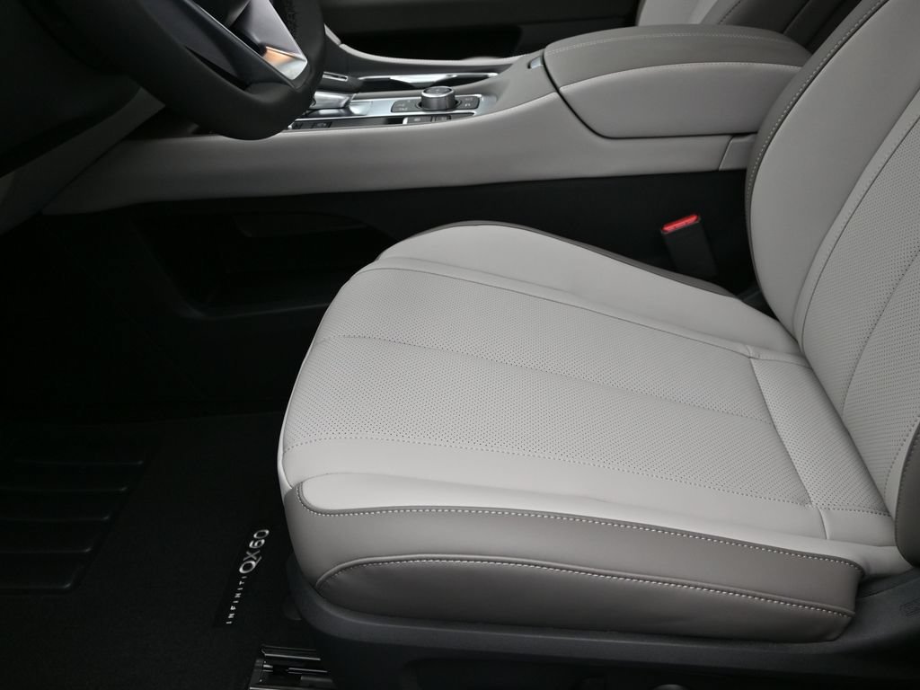 Certified Used 2026 White INFINITI PURE image 13