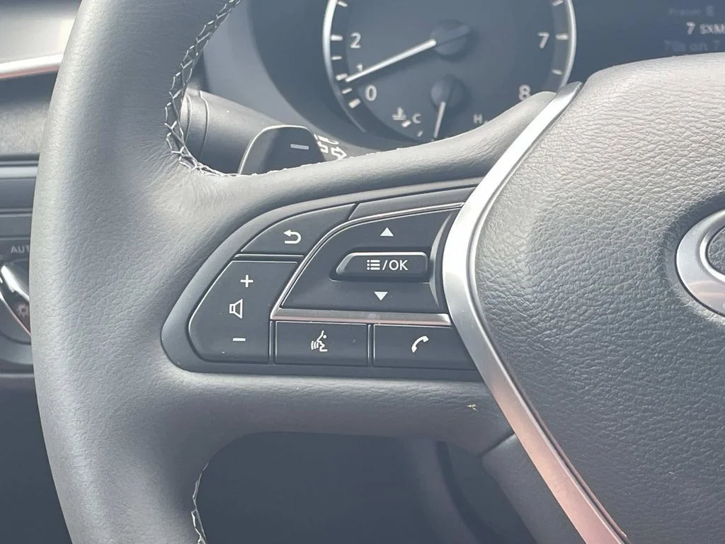 Certified Used 2025 Black INFINITI LUXE image 24