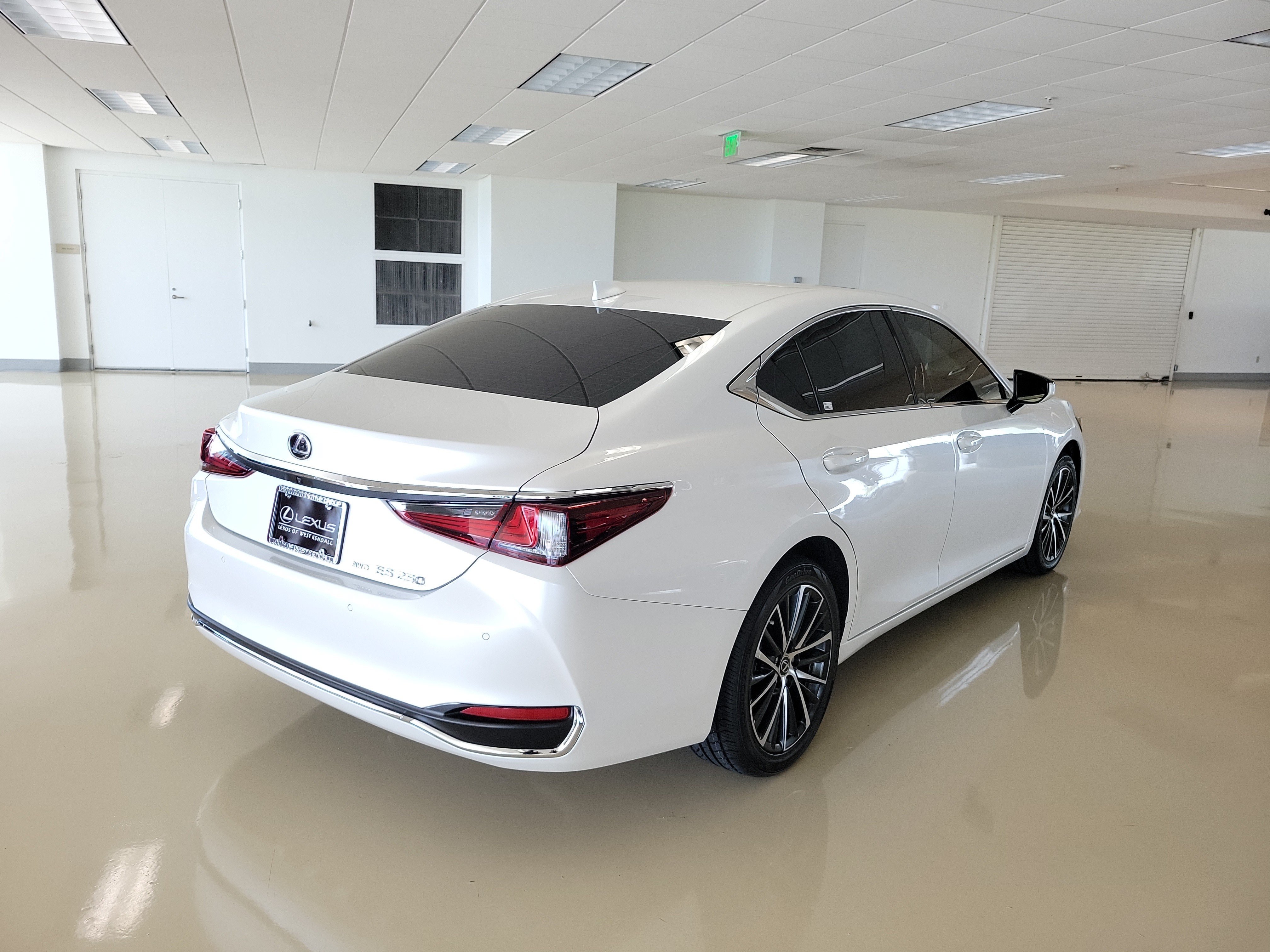 Certified Used 2024 Eminent White Pearl Lexus ES 250 image 9