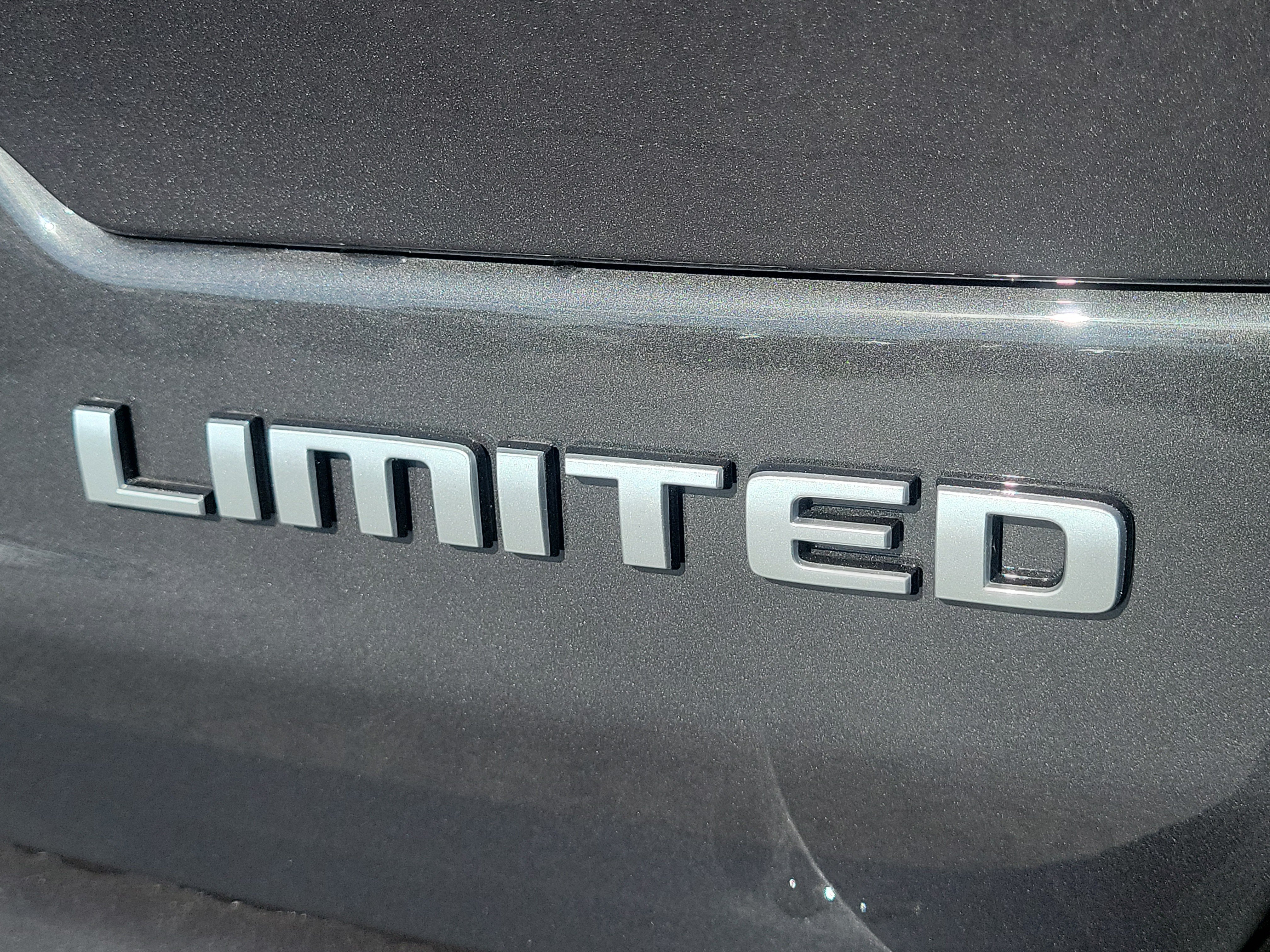 New 2026 Baltic Gray Metallic Clear-Coat Exterior Paint Jeep Limited image 5