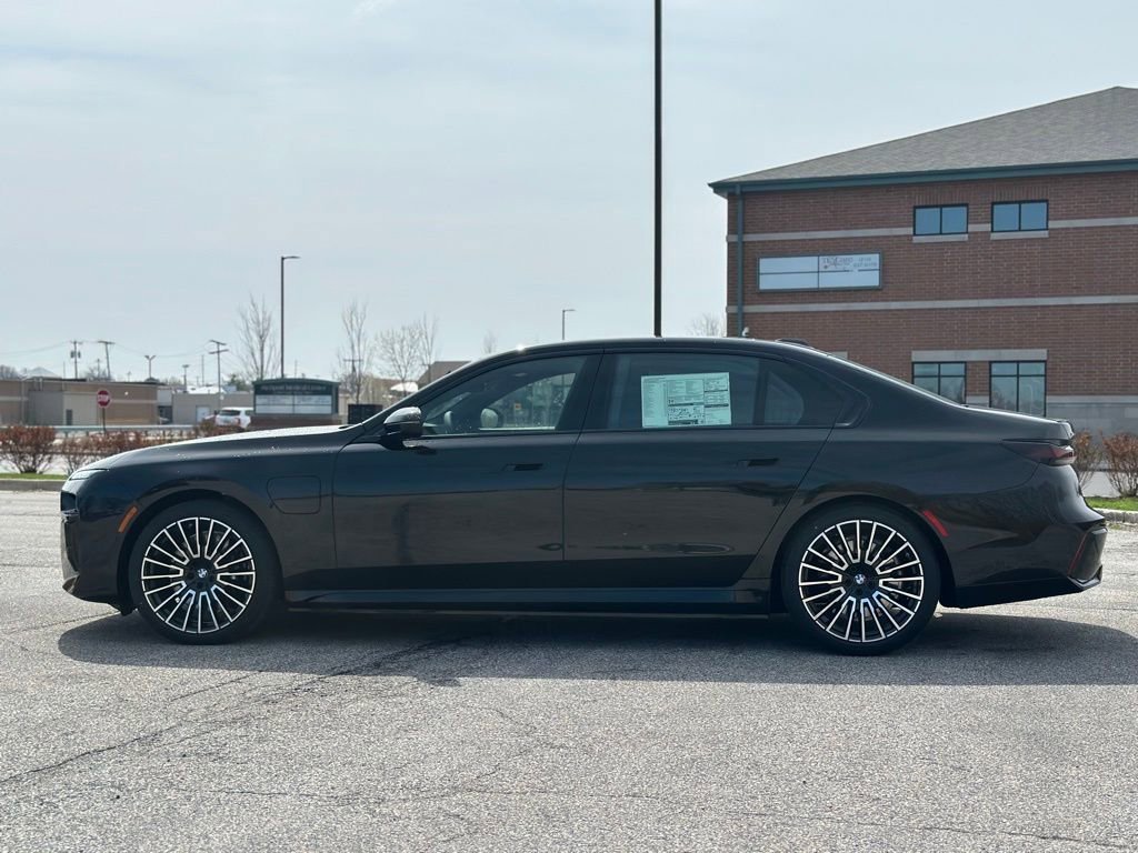 New 2026 Black Sapphire Metallic BMW 750e xDrive image 4