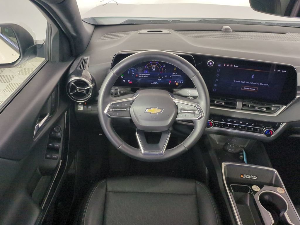 Used 2025 White Chevrolet LT image 19