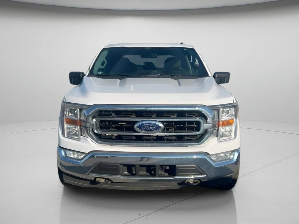 Certified Used 2022 Oxford White Ford XLT image 17